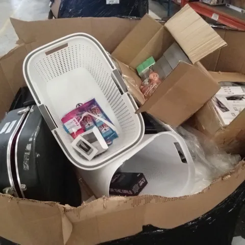 PALLET OF ASSORTED HOUSEHOLD GOODS AND PRODUCTS TO INCLUDE; GUITAR CASE, BASKETS, SCREEN PROTECTORS, TISSUES ETC