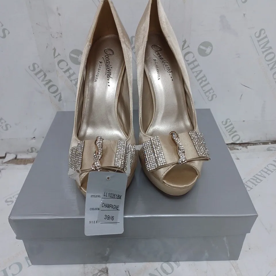 LOT OF 14 PAIRS OF OCCASIONS BY CASANDRA LADIES SHOES