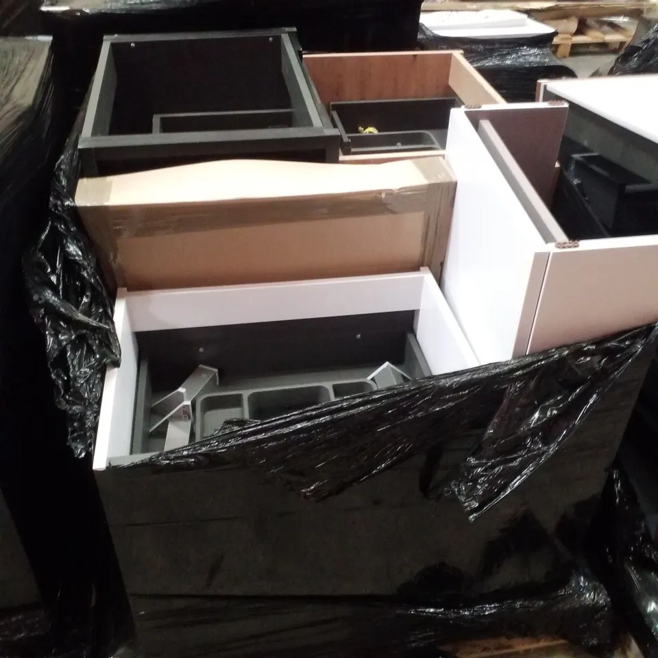 PALLET CONTAINING 4 ASSORTED VANITY UNIT BASES 