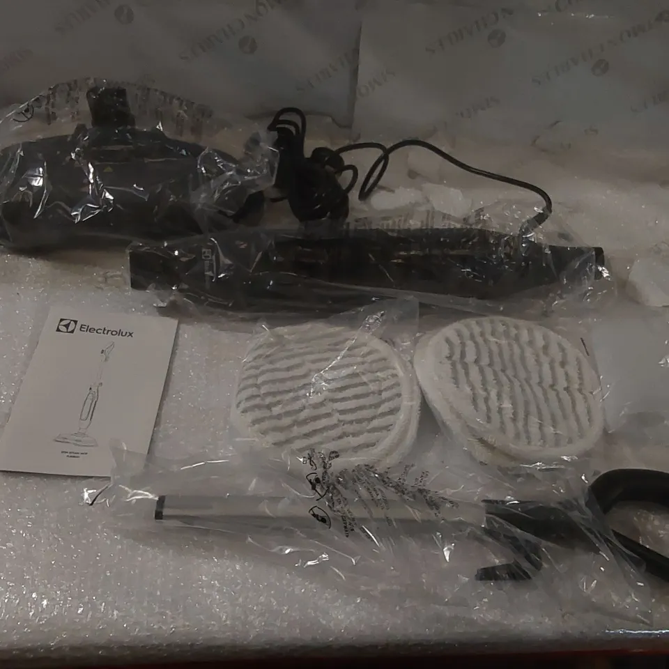 BOXED ELECTROLUX 1500W SPIN AND SCRUB STEAM MOP