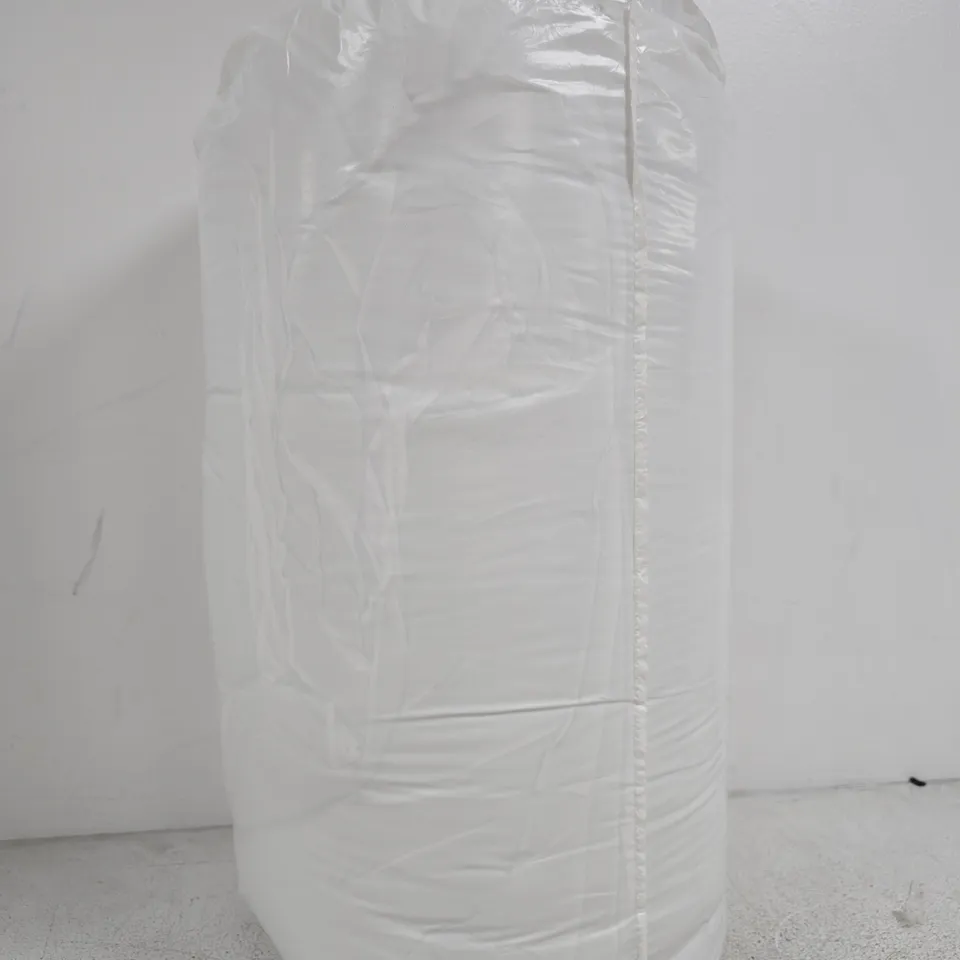SEALED DUVET - SIZE UNSPECIFIED