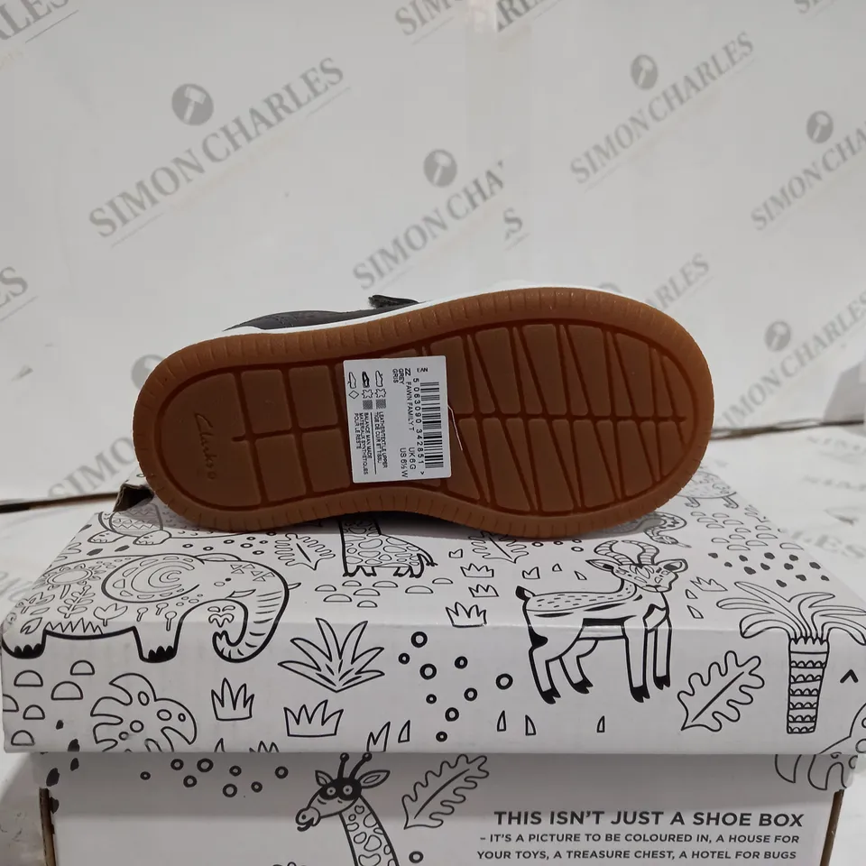 BOXED CLARKS GREY FAWN FAMILY T CHILDRENS SHOES - SIZE UK 6 CHILDS