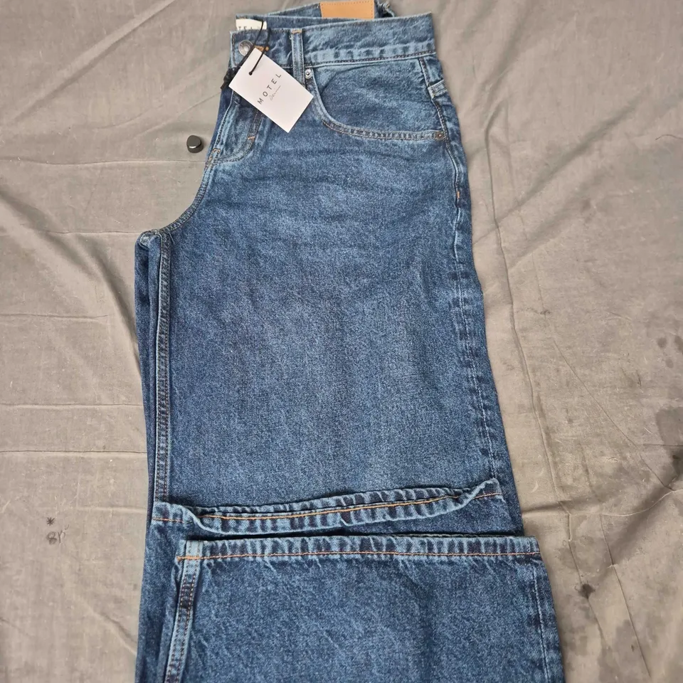 Motel Denim Jeans – Extra Wide Fit, Mid Blue, UK 10 (US W30 L32)