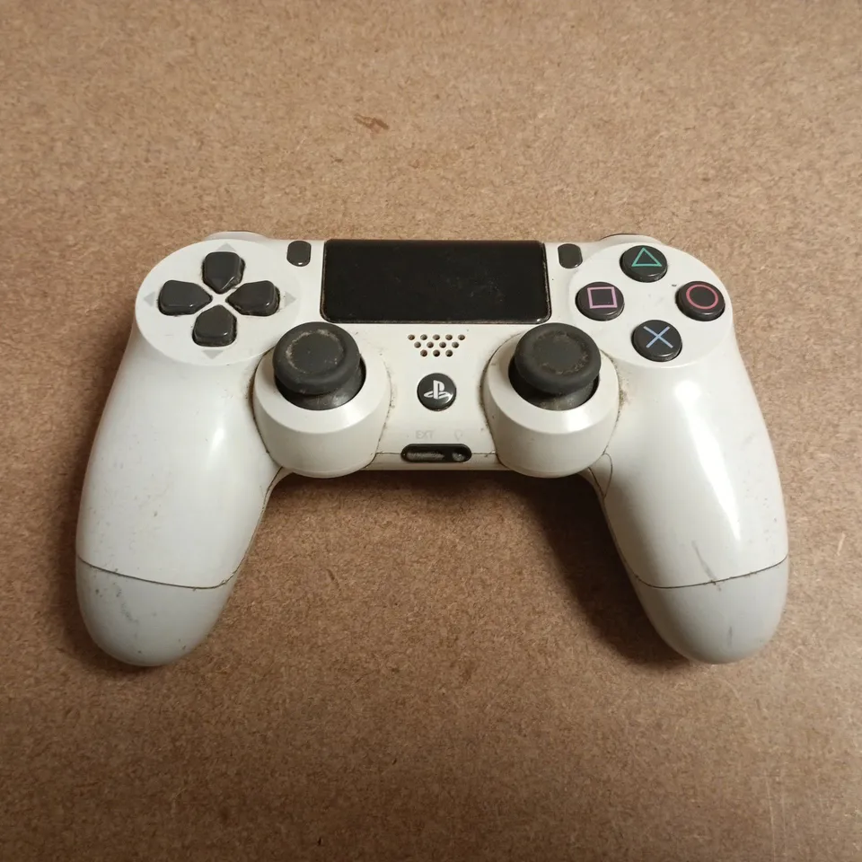 SONY PLAYSTATION 4 DUALSENSE WIRELESS CONTROLLER IN WHITE