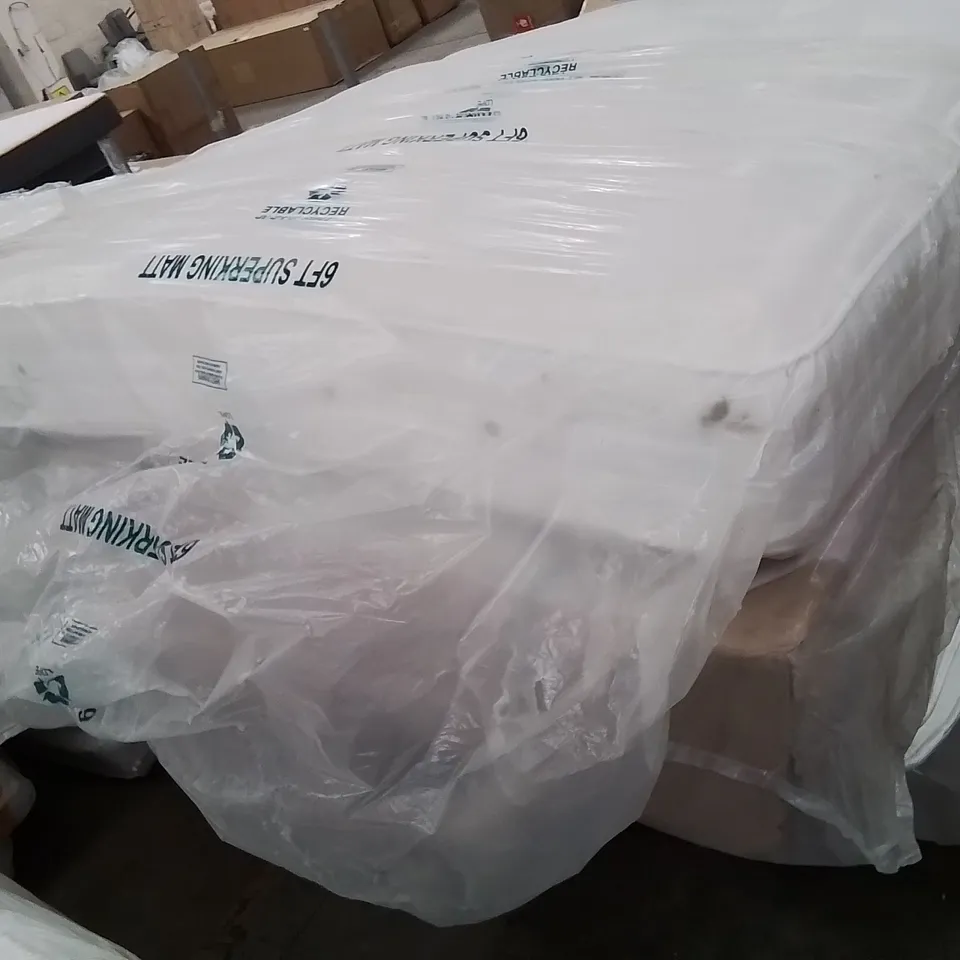 PALLET CONTAINING VARIOUS MATTRESSES AND DIVAN BED BASES