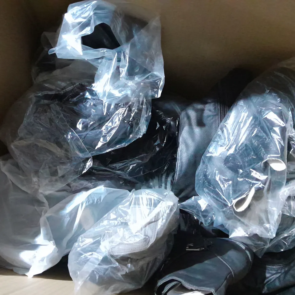 APPROXIMATELY 10 PAIRS OF ASSORTED WOMEN SHOES IN VARIOUS STYLES AND SIZES 