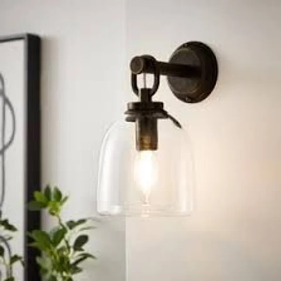 BOXED ALBA INDUSTRIAL WALL LIGHT