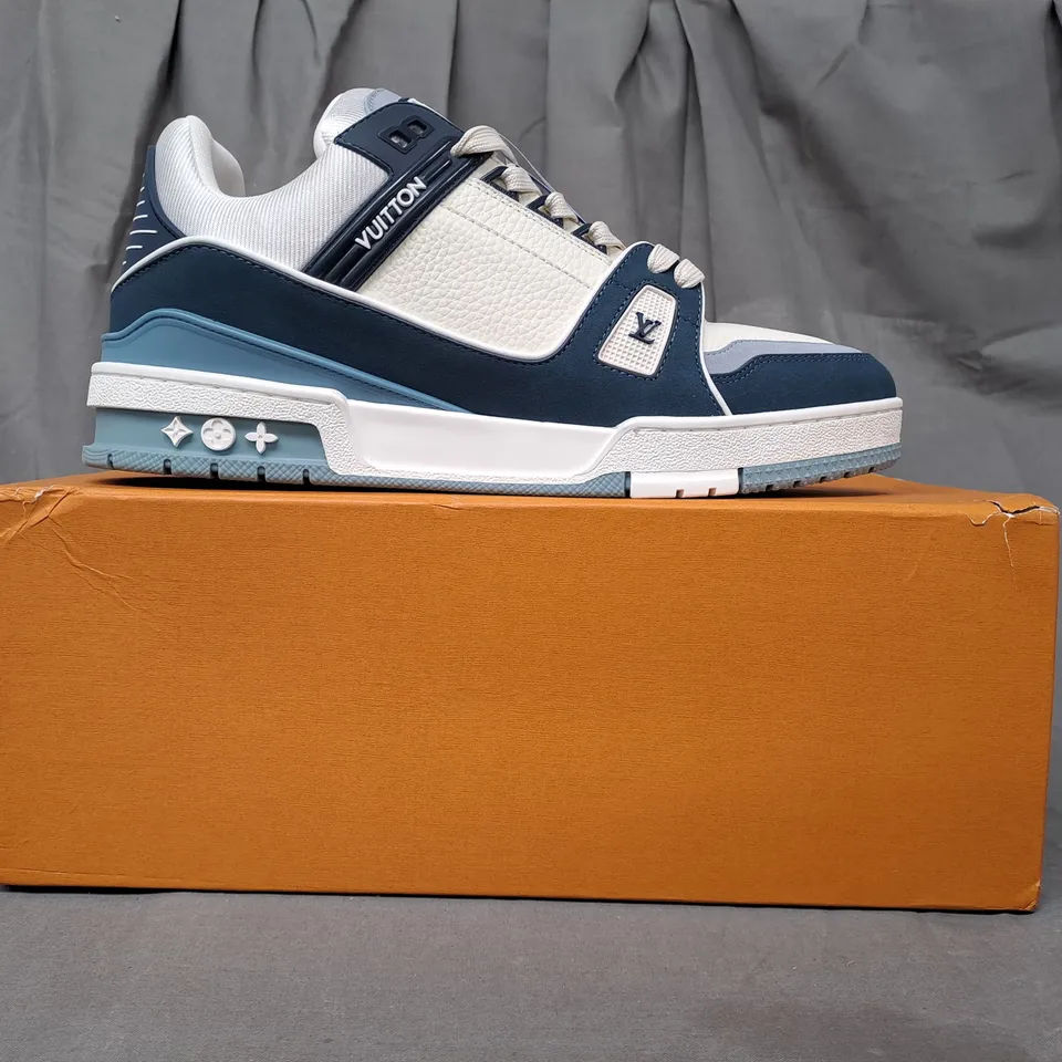 BOXED PAIR OF LOUIS VUITTON SHOES IN BLUE/WHITE SIZE 9