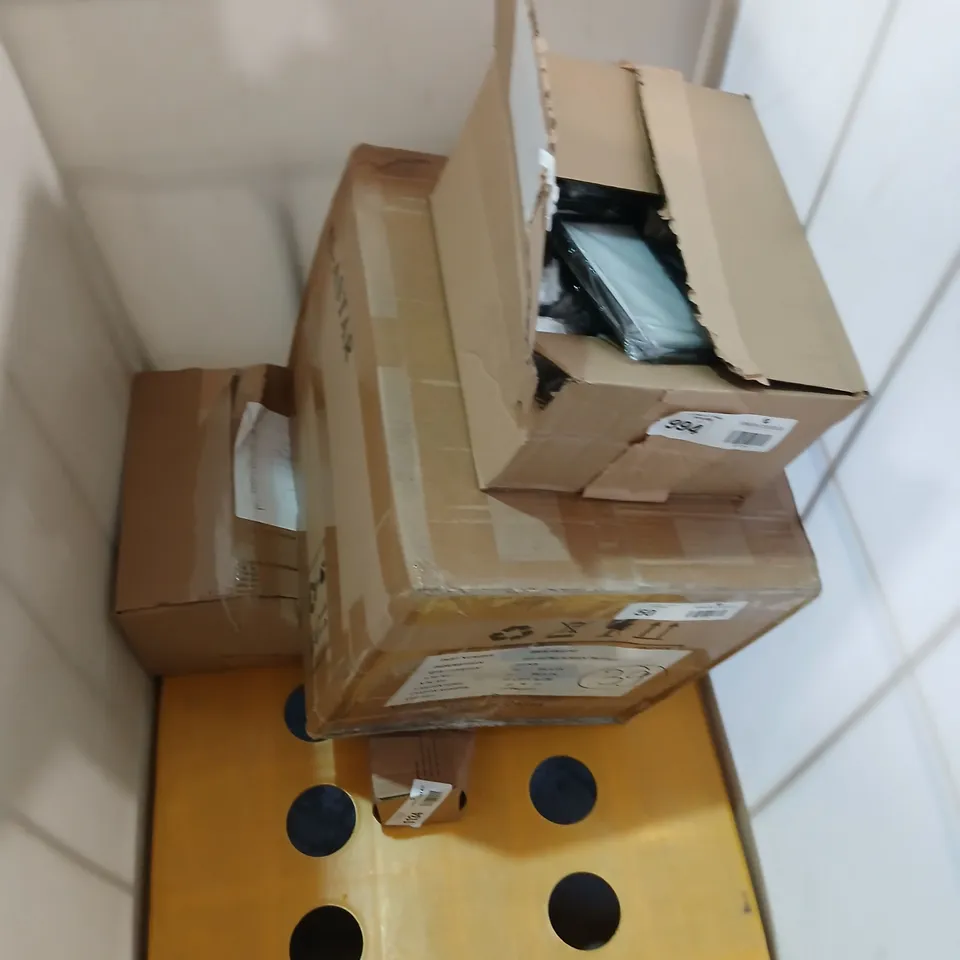 LARGE QUANTITY OF ASSORTED PRODUCTS TO INCLUDE; 31 SAMSUNG GALAXY A32 CASES, SCREEN PROTECTORS, MONICA YELLOW TONER