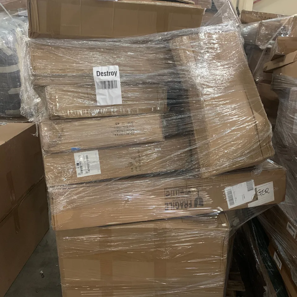 PALLET OF ASSORTED ITEMS TO INCLUDE SUN-LOUNGER, BOXED FURNITURE AND CUSHIONS