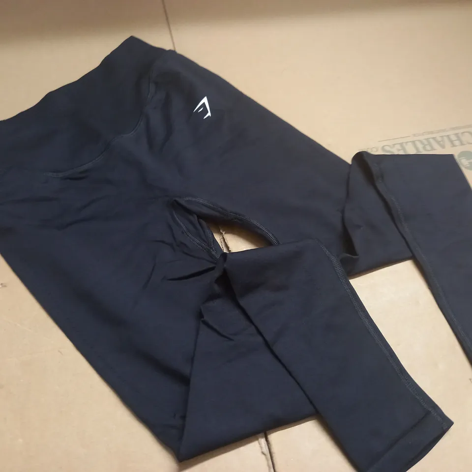 GYMSHARK BLACK TRAINING PANTS - XS