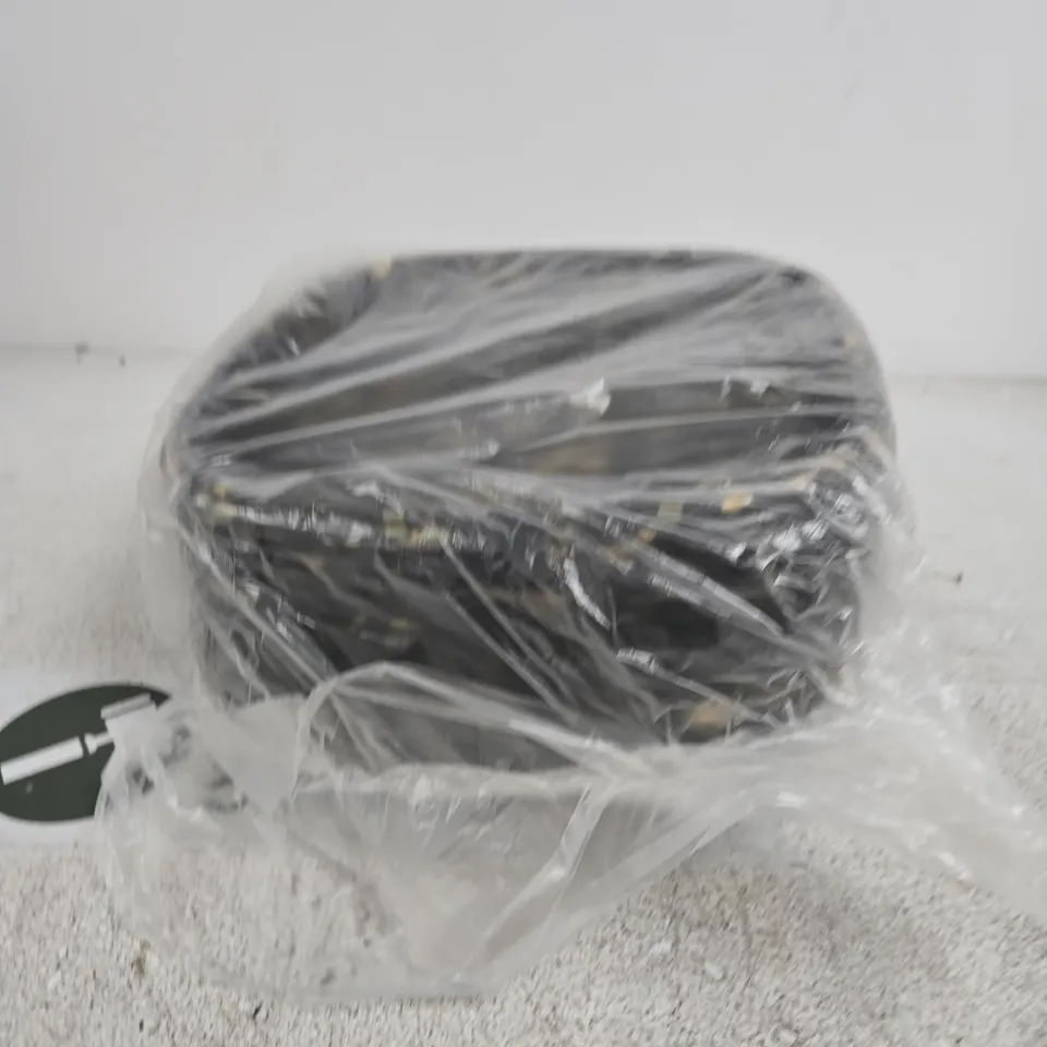 APPROXIMATELY 20 BLACK DISPOSABLE PLASTIC FOOD TRAYS