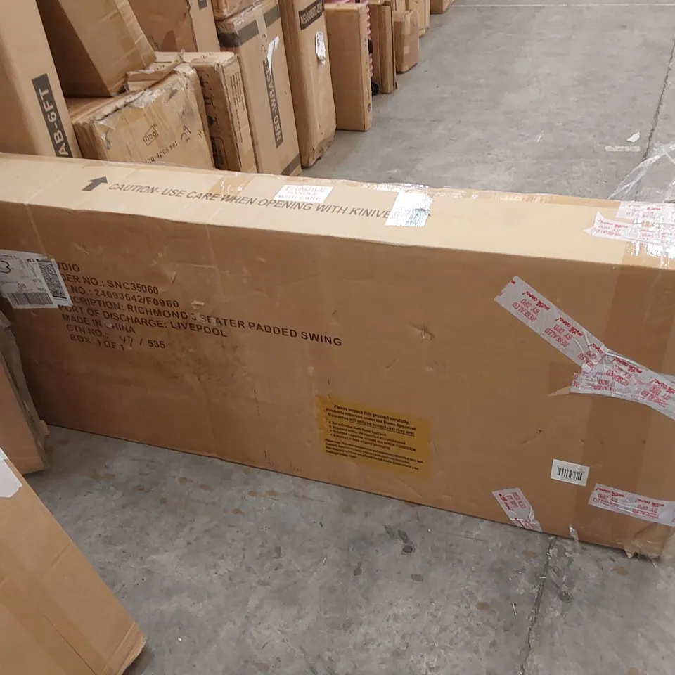 BOXED RICHMOND 3 SEATER PADDED SWING 