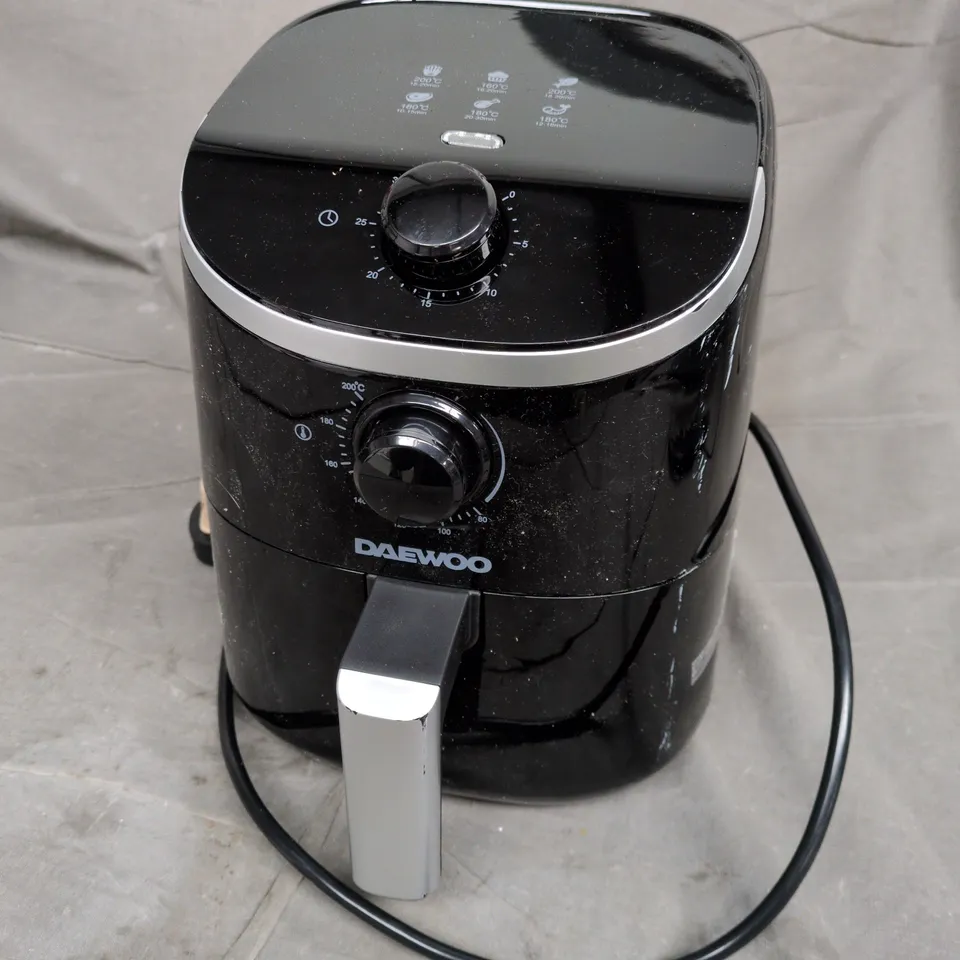 DAEWOO 2 LITRE AIR FRYER (SDA2609)
