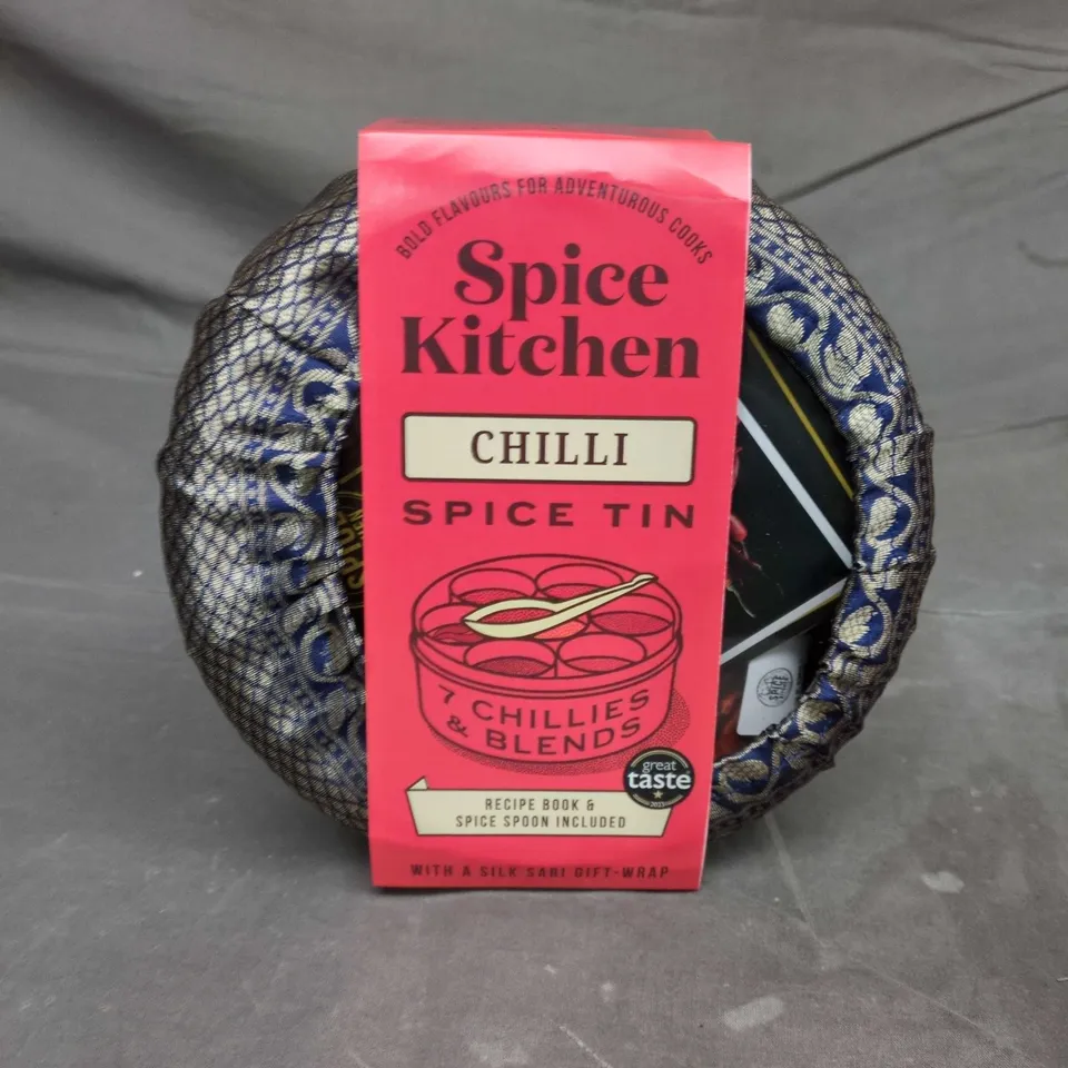 SPICE KITCHEN CHILLI SPICE TIN WITH SILK SCARF GIFT WRAP
