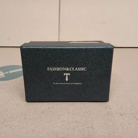 FASHION & CLASSIC BUSINESS SET TO INCLUDE TIE, CUFF LINKS ETC IN BOX