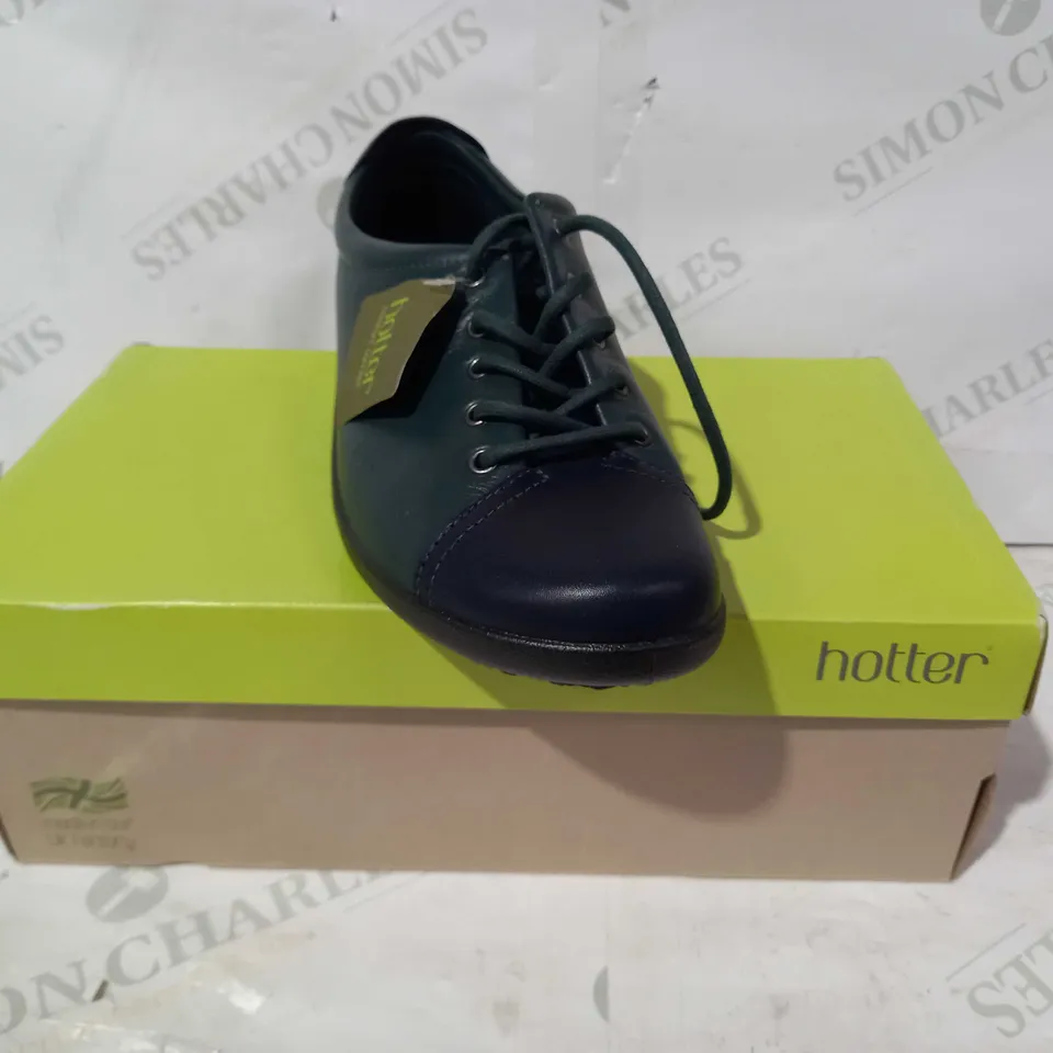 BOXED PAIR OF HOTTER DEWYY DK SHOES IN GREEN/NAVY UK SIZE 6