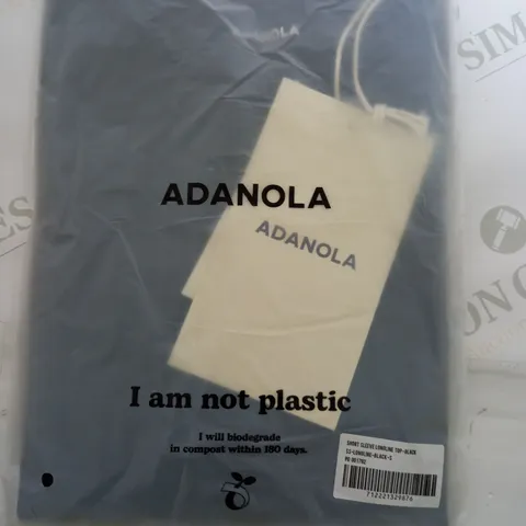 ADALONA SHORT SLEEVE LONGLINE TOP IN BLACK - SMALL