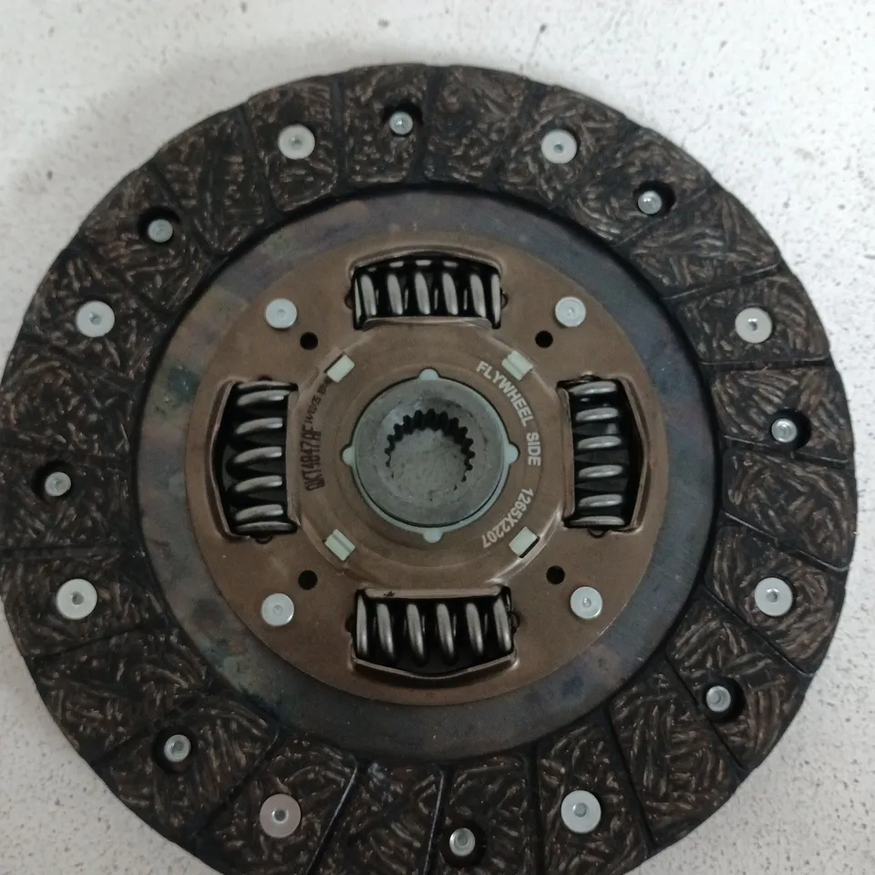 CLUTCH DISC ASSEMBLY WITH SPRINGS – FLYWHEEL SIDE