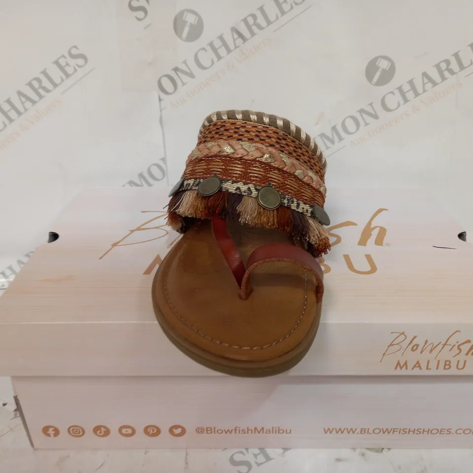 BLOWFISH MALIBU OPEN TOE SANDALS - SIZE 7