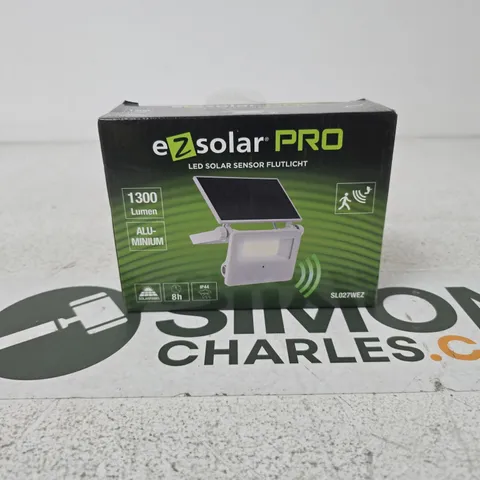 EZSOLAR PRO LED SOLAR SENSOR FLOODLIGHT – BOXED