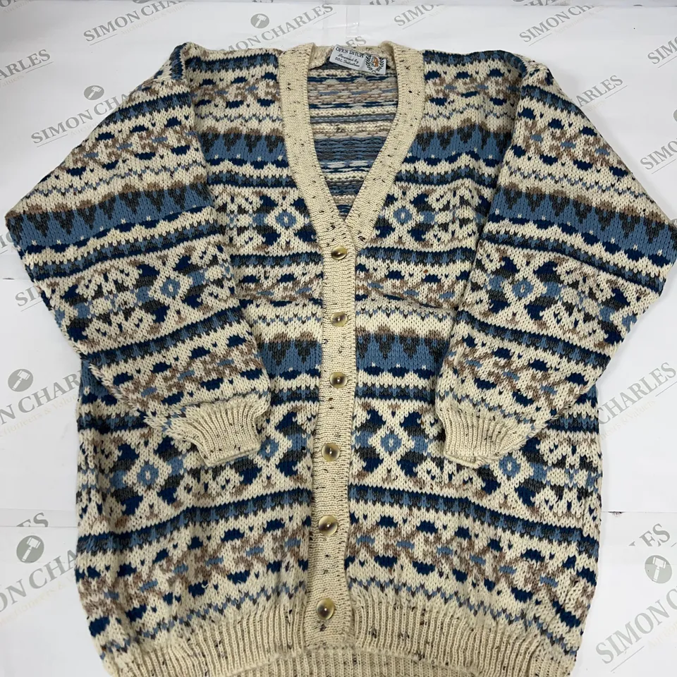 14 AS NEW BAGGED PATTERNED BUTTON FRONT CARDIGANS IN BEIGE IN VARIOUS SIZES