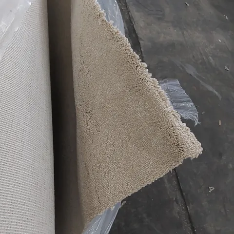 ROLL OF QUALITY EC HEARTLAND ULTRA BAYTON CARPET // SIZE: APPROXIMATELY 5 X 4.35m