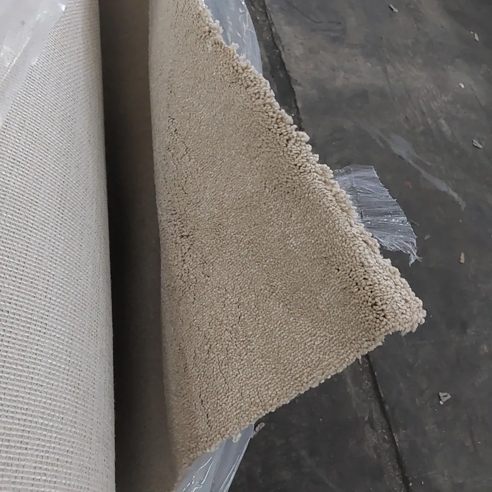 ROLL OF QUALITY EC HEARTLAND ULTRA BAYTON CARPET // SIZE: APPROXIMATELY 5 X 4.35m