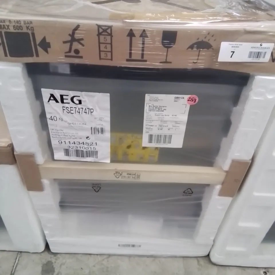 AEG PROCLEAN 15 PLACE SETTING INTEGRATED DISHWASHER - WHITE MODEL GHE613CB4 RRP £667