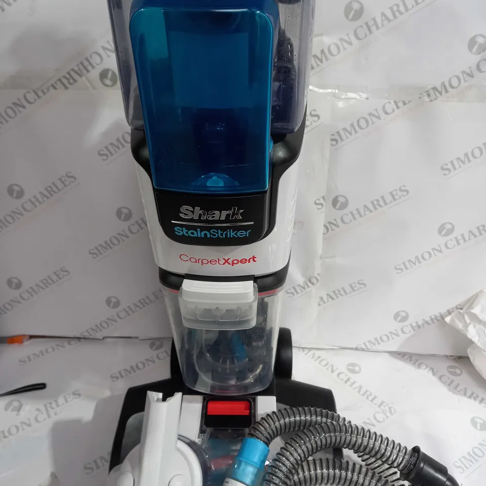 SHARK CARPET XPERT DEEP CARPET CLEANER & BUILT IN STAIN STRIKER EX200UK - COLLECTION ONLY