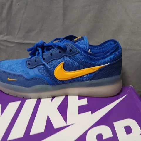 NIKE SB TRAINERS – BLUE/YELLOW SWOOSH, UK 6 (US 6.5) 