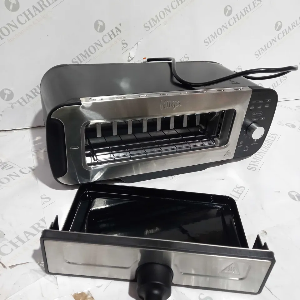 BOXED NINJA 2 IN 1 TOASTER & GRILL ST100UK