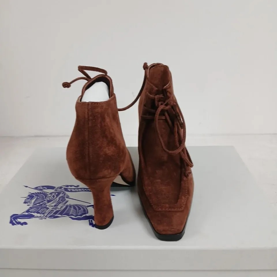 BURBERRY SOVEREIGN BOOTIE BROWN SUEDE LACE-UP ANKLE BOOTS, UK 2.5 (EU 35.5)