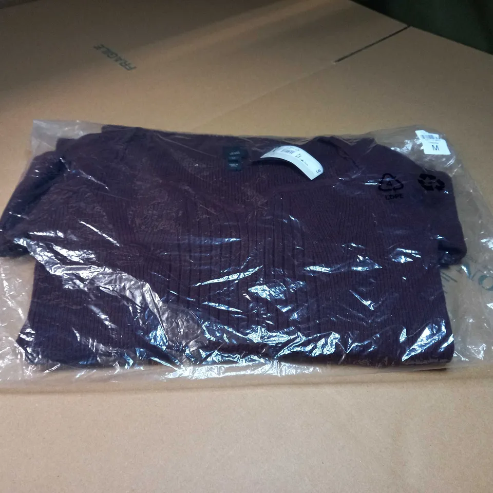 PACKAGED IVER ISLAND DARK RED DAYWEAR DRESS - MEDIUM