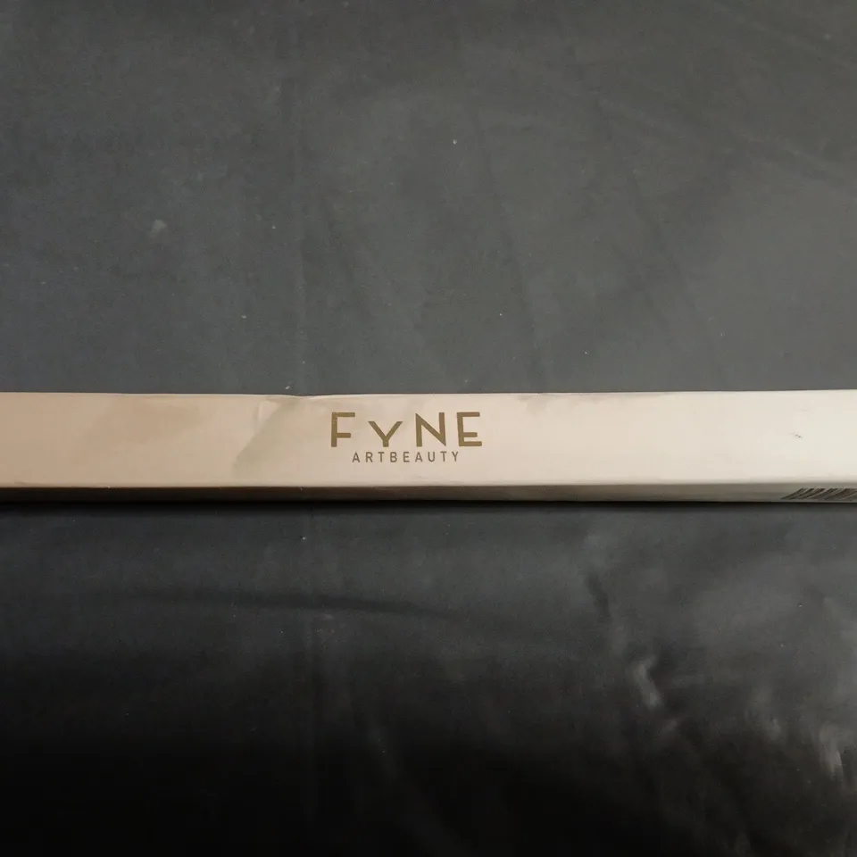 FYNE ARTBEAUTY LIP LINER