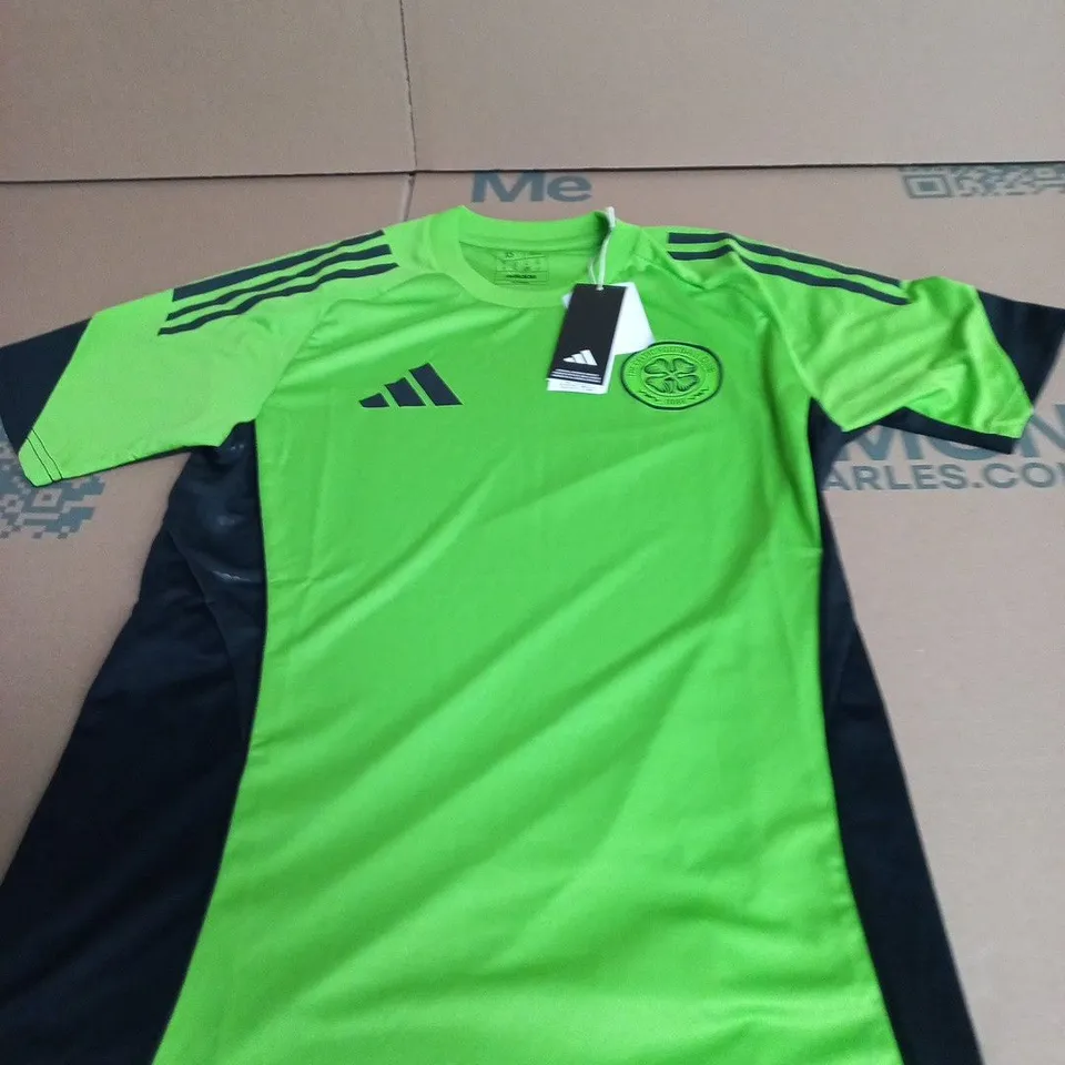 CELTIC FC TRAINING TOP SIZE XS 