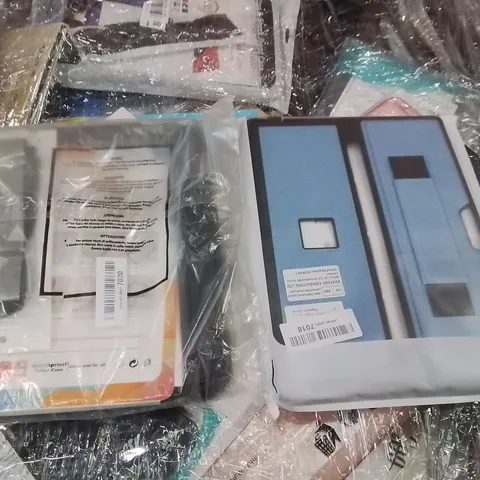 PALLET TO CONTAIN A LARGE QUANTITY OF TABLET CASES AND SCREEN PROTECTORS