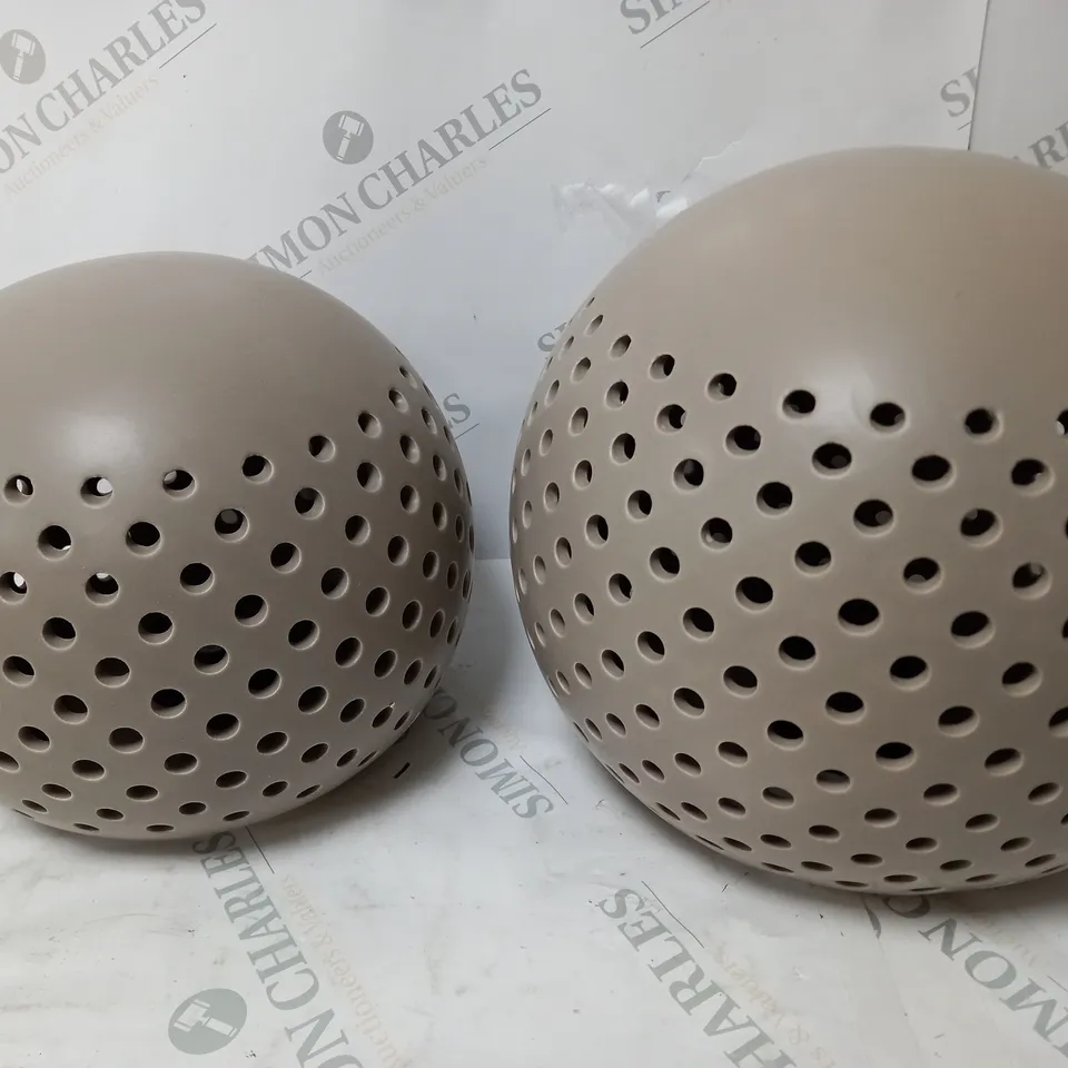 K BY KELLY HOPPEN SET OF 2 INDOOR OUTDOOR ORBS 25CM AND 30CM - TAUPE