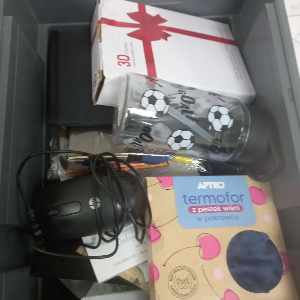 BOX OF APPROXIMATELY 10 ASSORTED ITEMS TO INCLUDE - FOOTBALL CUP, COMPUTER MOUSE, PAPER CUTS ETC