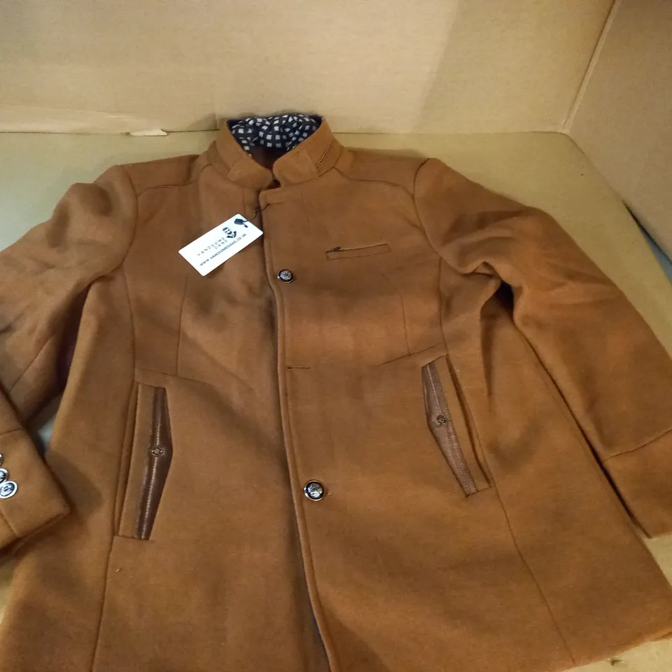 HANDSOME DANS BROWN BUTTON DETAIL COAT - L