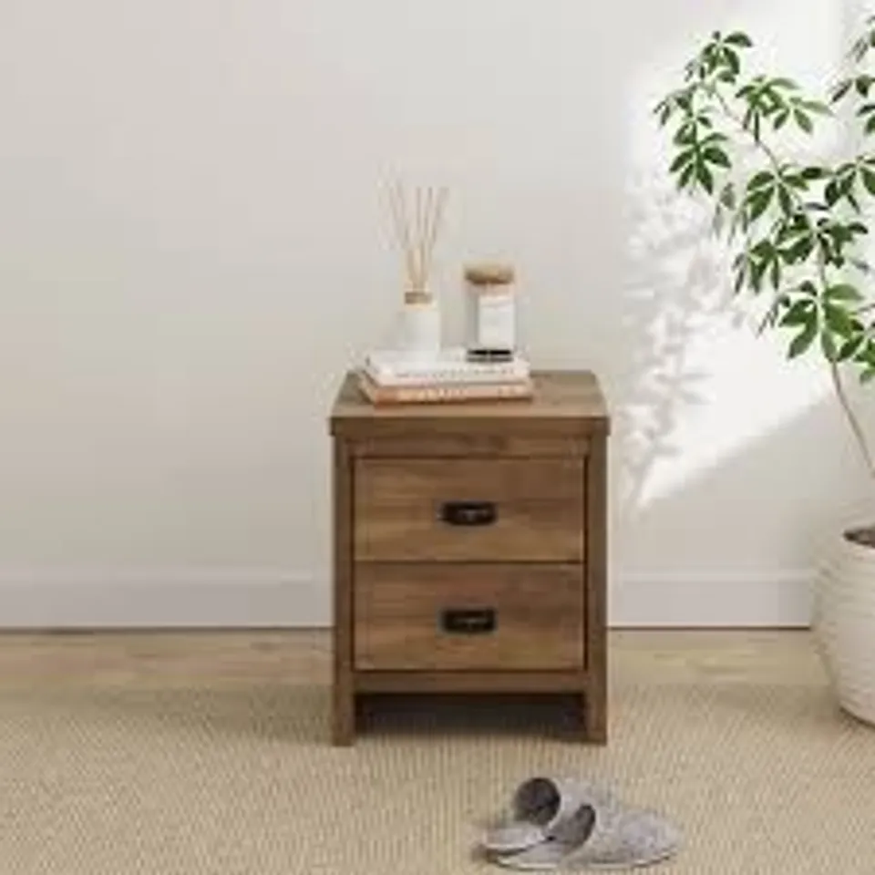 BOXED GFW BOSTON 2 DRAWER KNOTTY OAK BEDSIDE TABLE