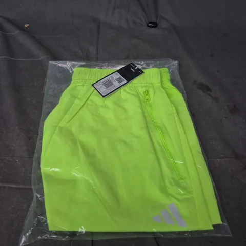 BAGGED ADIDAS RUNNING SHORTS - SIZE M