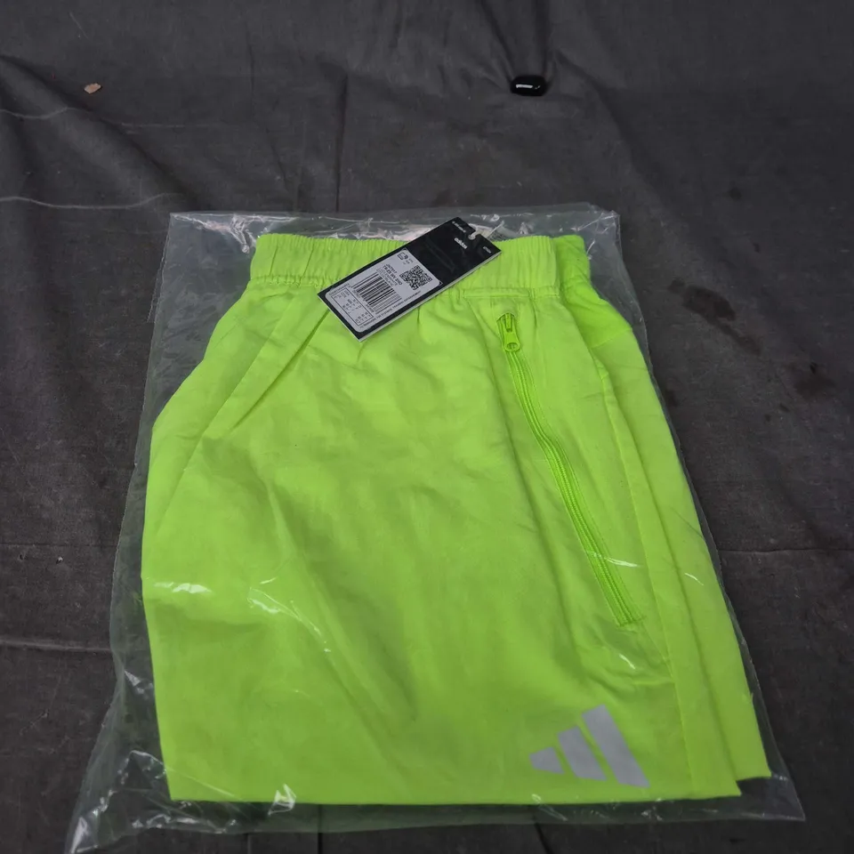 BAGGED ADIDAS RUNNING SHORTS - SIZE M