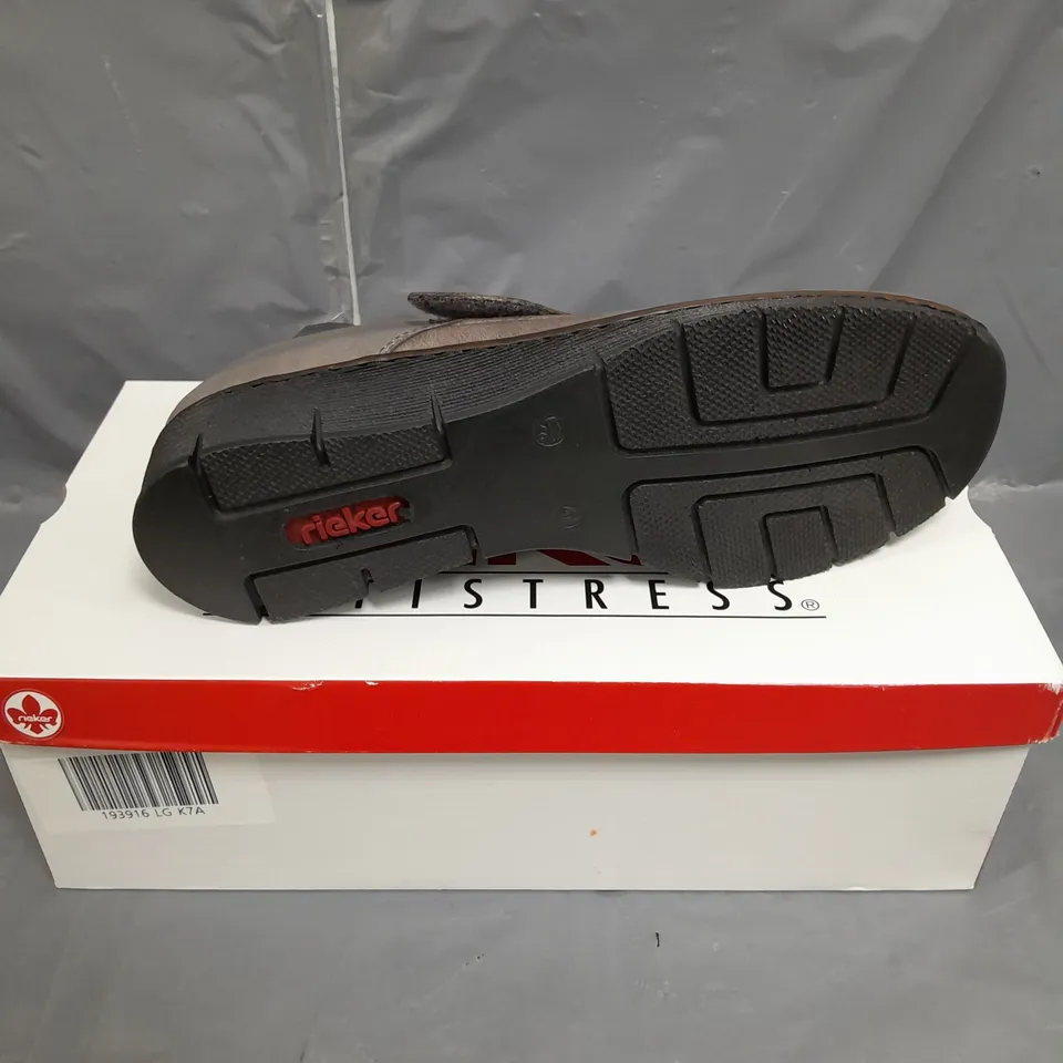 BOXED PAIR OF RIEKER ANTISTRESS SHOES IN GREY - 7.5