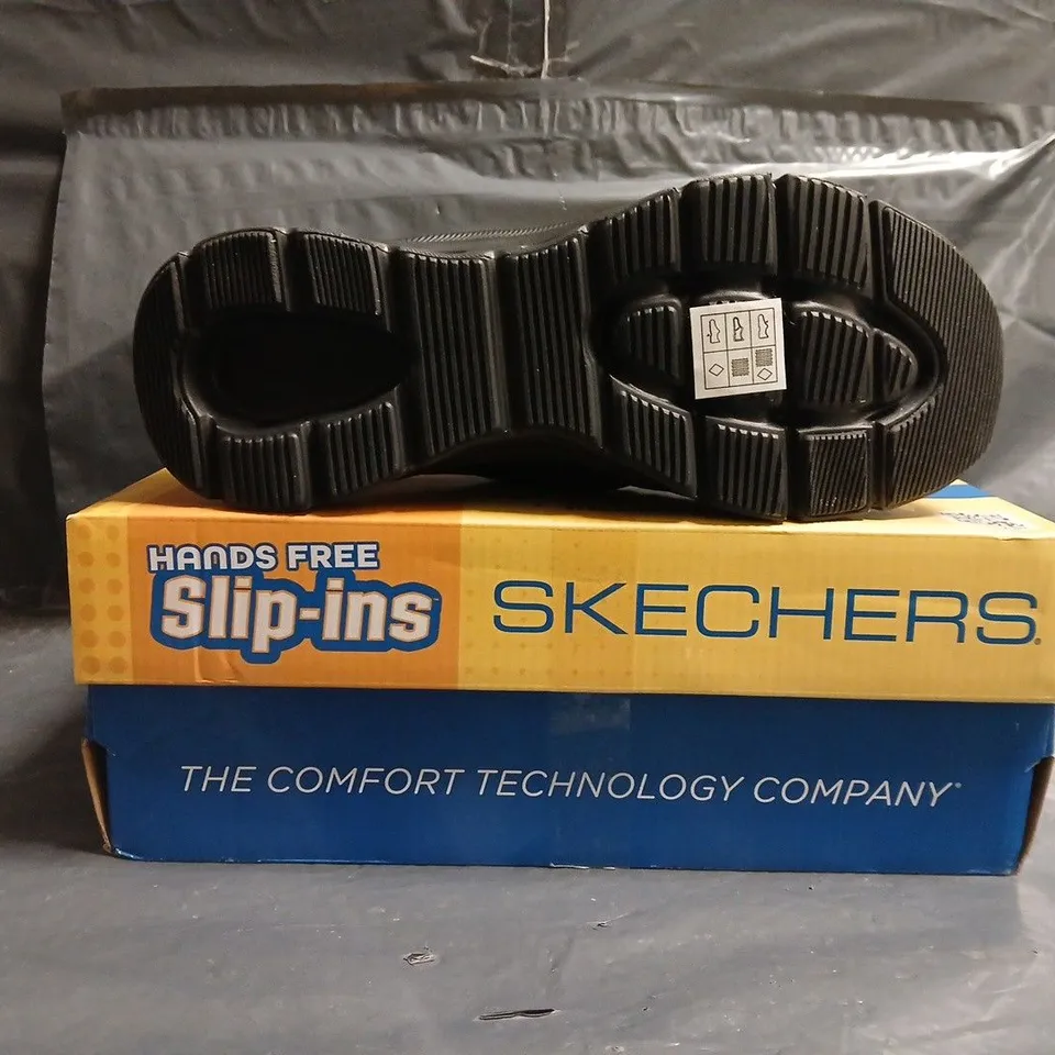 BOXED PAIR OF SKECHERS SLIP-INS IN BLACK SIZE UK 3