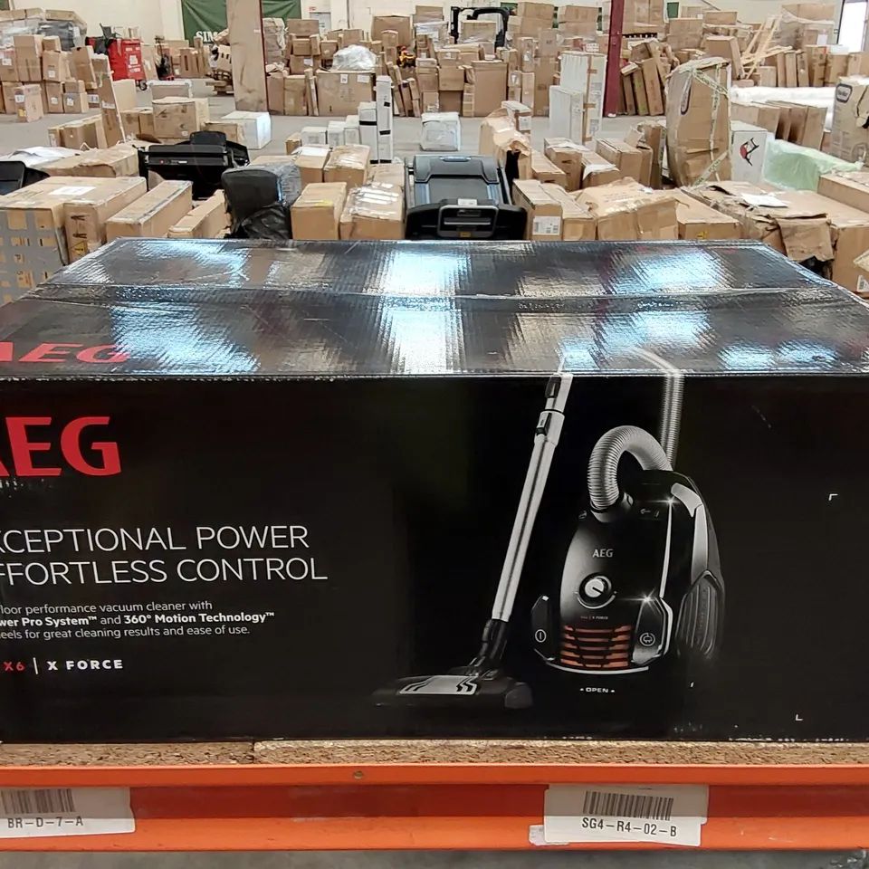 AEG VX6-2-CB-P BAGGED CYLINDER VACUUM CLEANER - A++ RATED