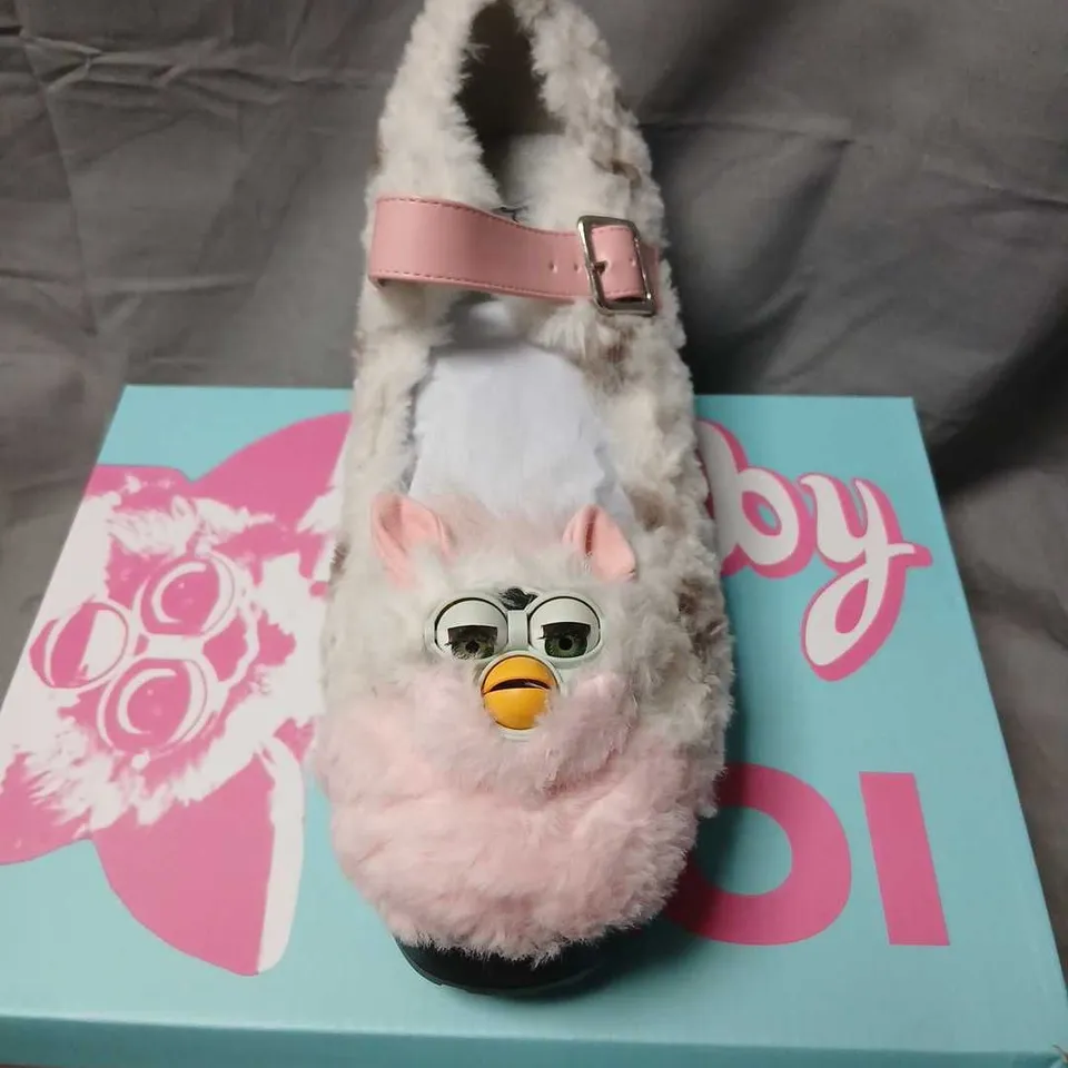 FURBY X KOI TIRA FURBY MARY JANES – CHURCH MOUSE EDITION, UK 11 (KA00538-UK11)