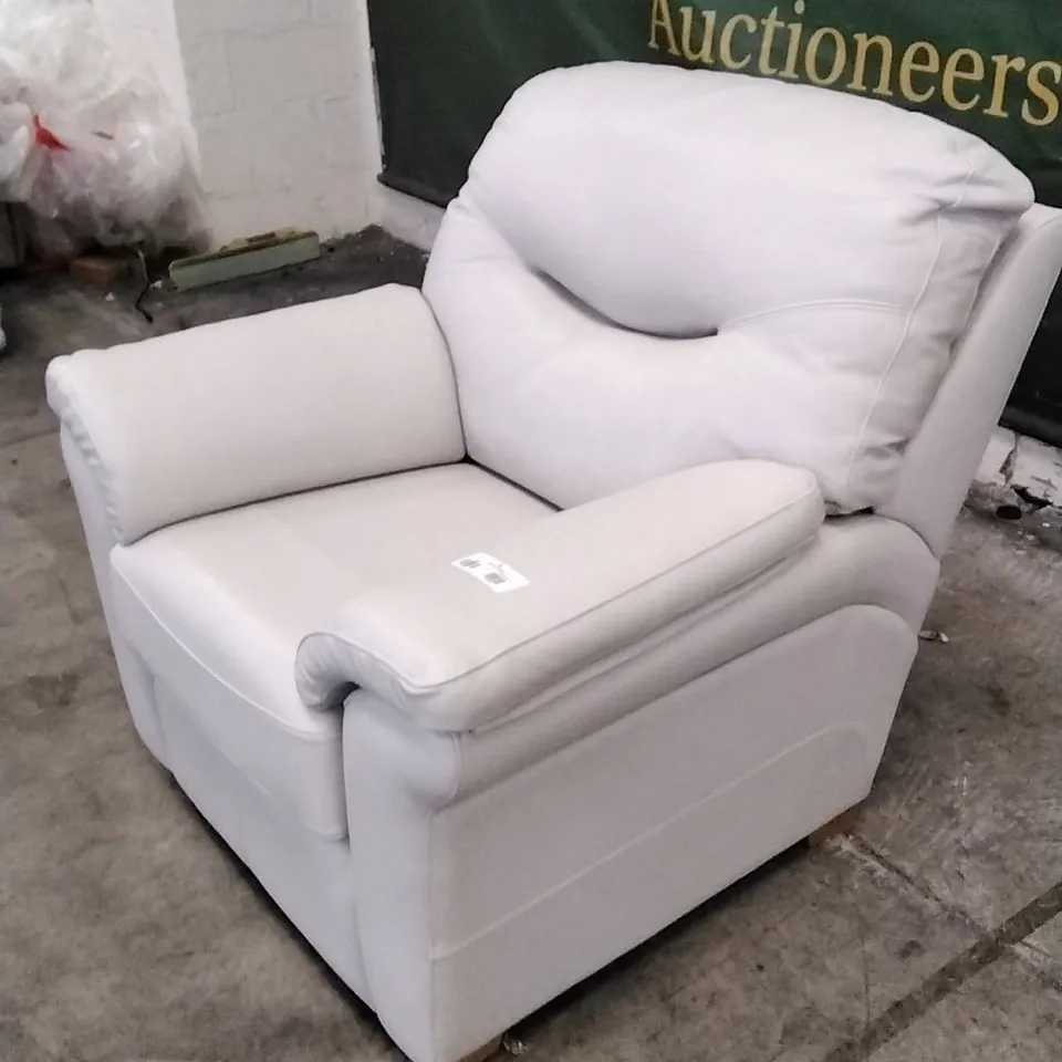 QUALITY BRITISH DESIGNED & MANUFACTURED G PLAN WASHINGTON 18 ARMCHAIR CAPRI CHALK LEATHER