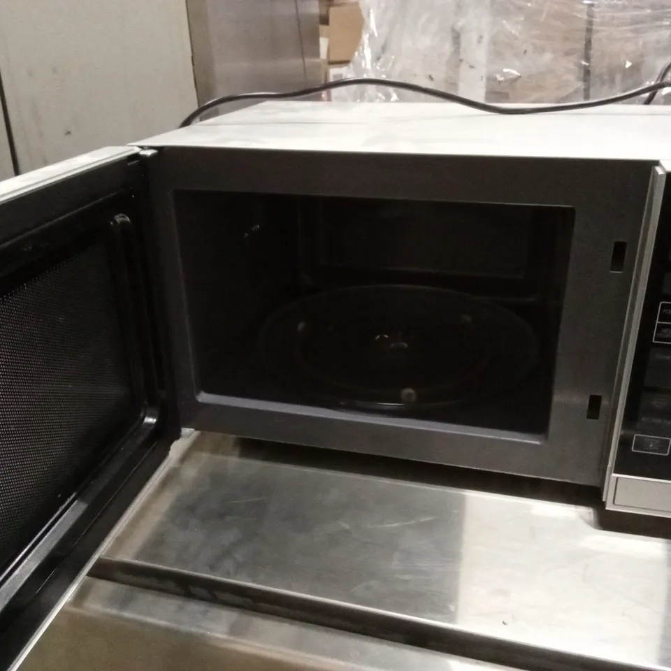 SHARP R372SLM SOLO MICROWAVE - SILVER