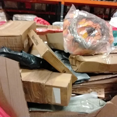 PALLET OF ASSORTED HOUSEHOLD GOODS AND PRODUCTS TO INCLUDE;SCOOTER,DECORATION,PHOTO FRAME